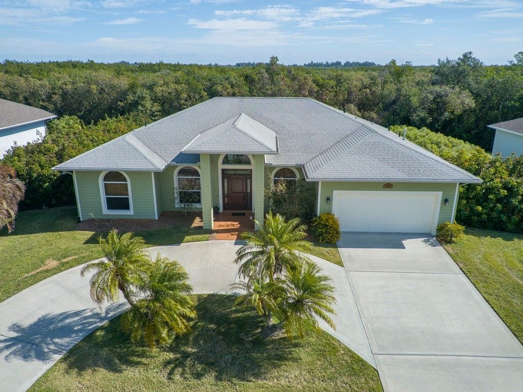 7350 30th Court, Vero Beach, FL 32967