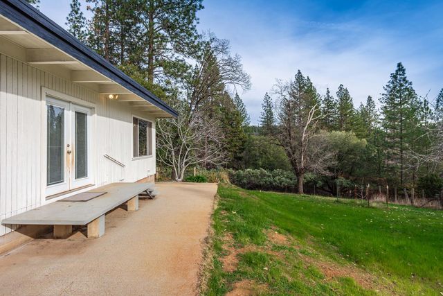 13081 Pine Cone Cir, Grass Valley, CA 95945
