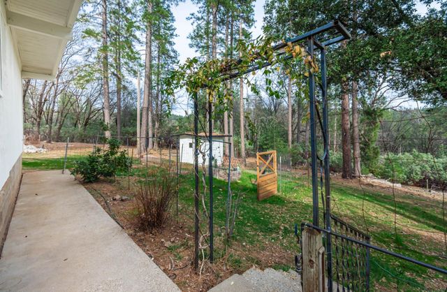 13081 Pine Cone Cir, Grass Valley, CA 95945