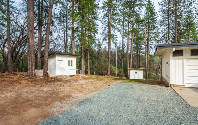 13081 Pine Cone Cir, Grass Valley, CA 95945