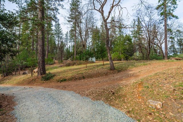 13081 Pine Cone Cir, Grass Valley, CA 95945