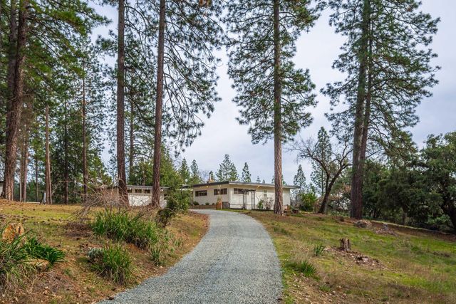 13081 Pine Cone Cir, Grass Valley, CA 95945