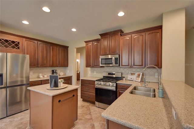 16001 LONEOAK VIEW DRIVE, Lithia, FL 33547