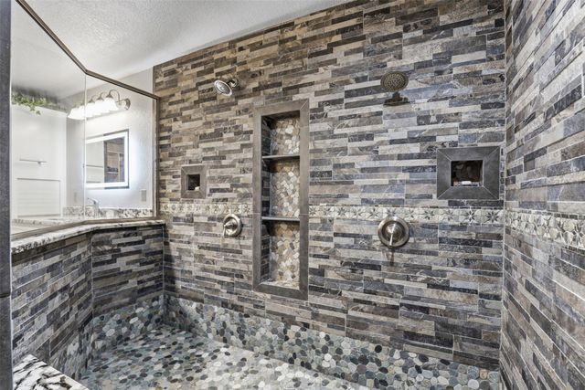 8904 Woodlawn Drive, Granbury, TX 76049