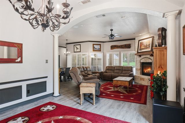 8904 Woodlawn Drive, Granbury, TX 76049