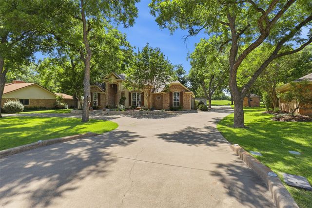8904 Woodlawn Drive, Granbury, TX 76049