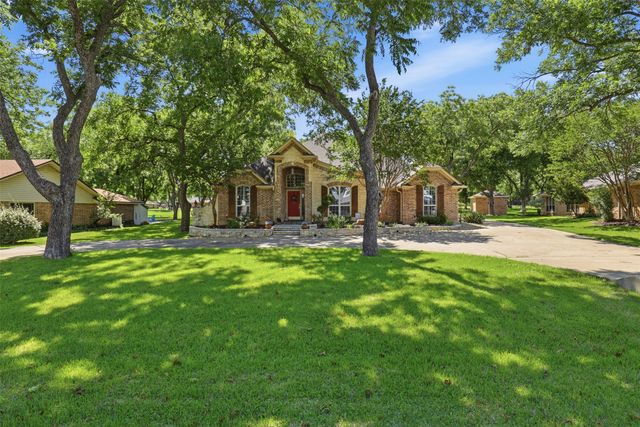8904 Woodlawn Drive, Granbury, TX 76049