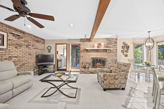 20 Geneva Court, Crete, IL 60417