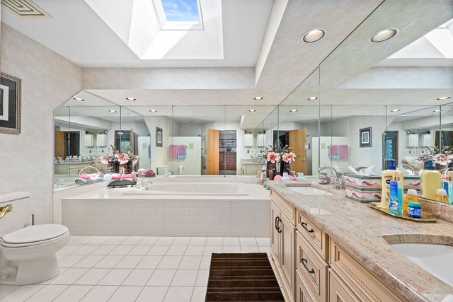 20 Geneva Court, Crete, IL 60417