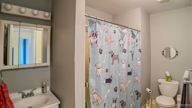 552 Foxboro Square, Brighton, MI 48116