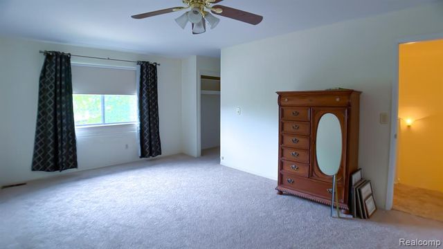 552 Foxboro Square, Brighton, MI 48116