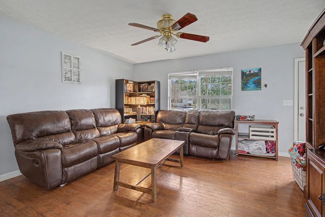 105 Cora St, Portland, TN 37148