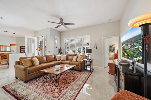 220 Woodsmuir Court, Palm Beach Gardens, FL 33418