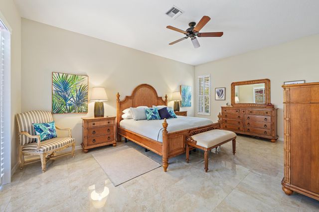 220 Woodsmuir Court, Palm Beach Gardens, FL 33418