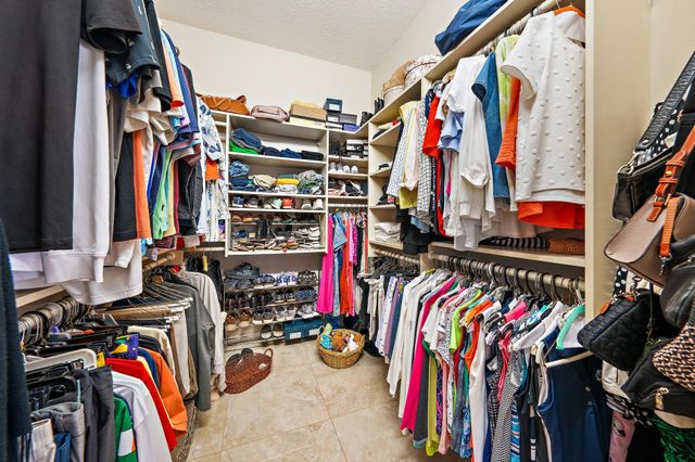 220 Woodsmuir Court, Palm Beach Gardens, FL 33418