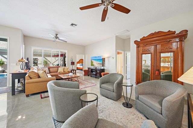 220 Woodsmuir Court, Palm Beach Gardens, FL 33418