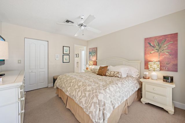 220 Woodsmuir Court, Palm Beach Gardens, FL 33418