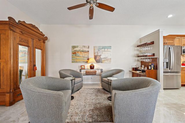 220 Woodsmuir Court, Palm Beach Gardens, FL 33418