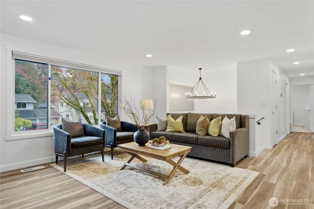 11742 NE 150th Place, Kirkland, WA 98034