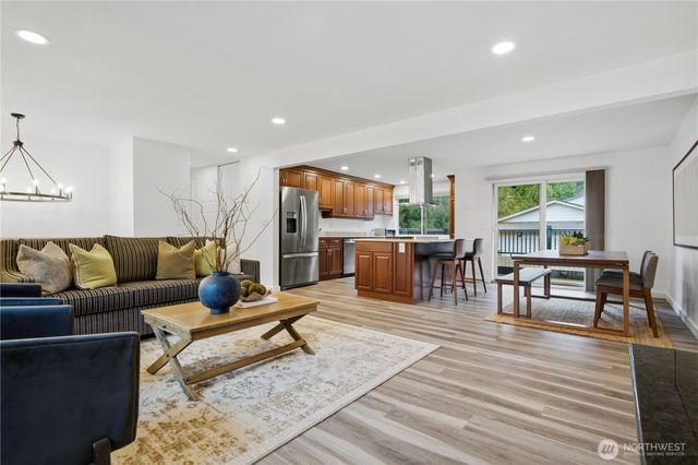 11742 NE 150th Place, Kirkland, WA 98034