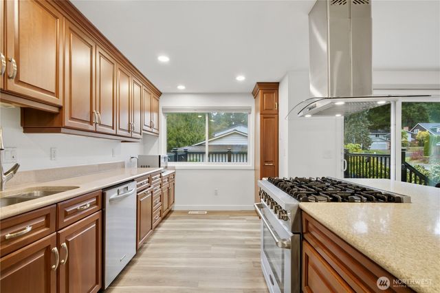 11742 NE 150th Place, Kirkland, WA 98034