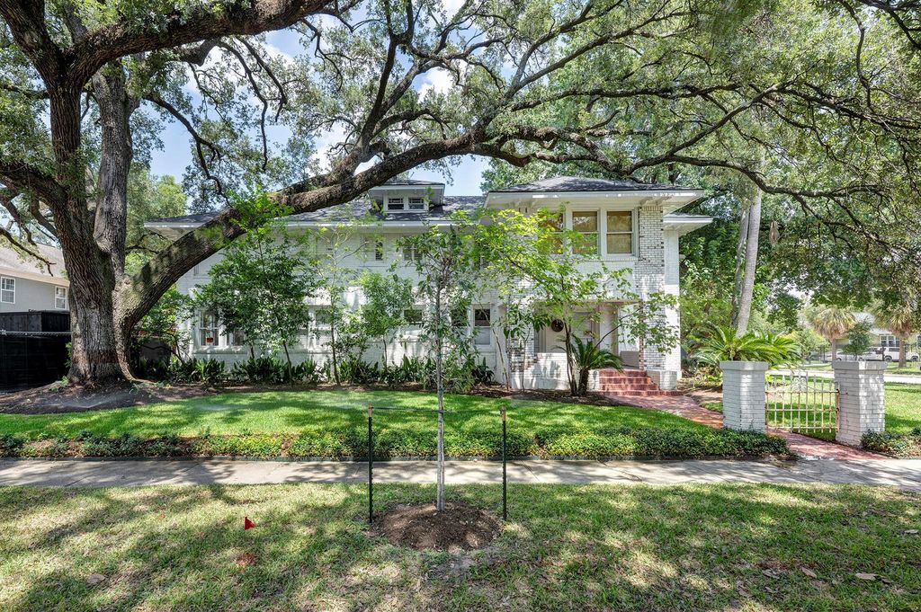 3416 Audubon Place, Houston, TX 77006