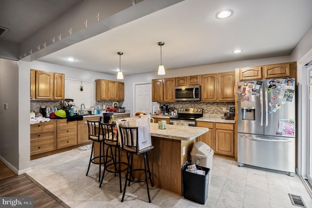 24-24 MAYAPPLE LN, Willingborough, NJ 08046