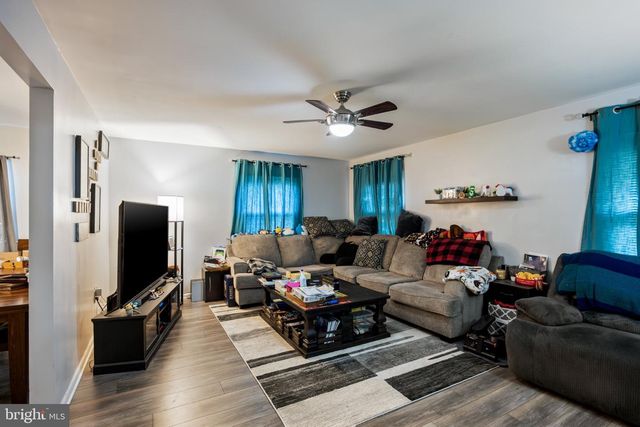 24-24 MAYAPPLE LN, Willingborough, NJ 08046