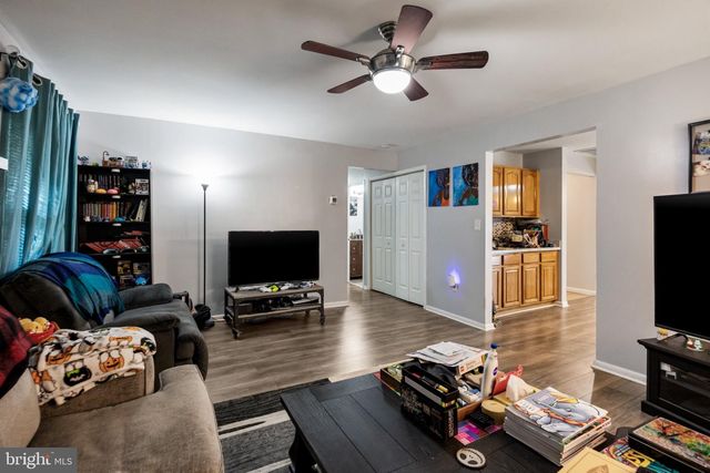 24-24 MAYAPPLE LN, Willingborough, NJ 08046