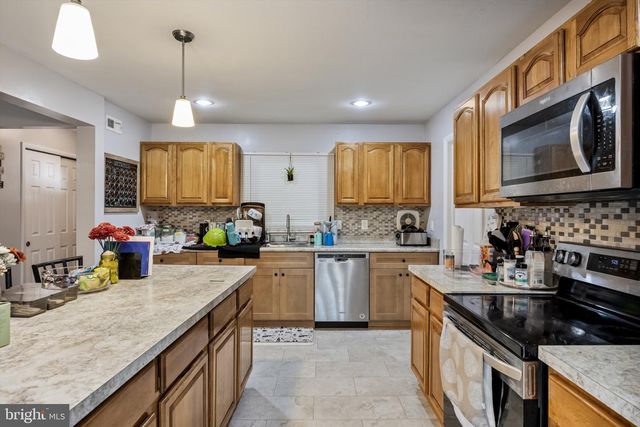 24-24 MAYAPPLE LN, Willingborough, NJ 08046