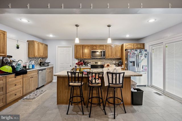 24-24 MAYAPPLE LN, Willingborough, NJ 08046
