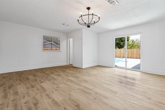 226 N Forest Crest Drive, Garland, TX 75042
