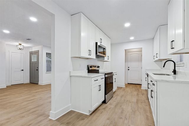 226 N Forest Crest Drive, Garland, TX 75042