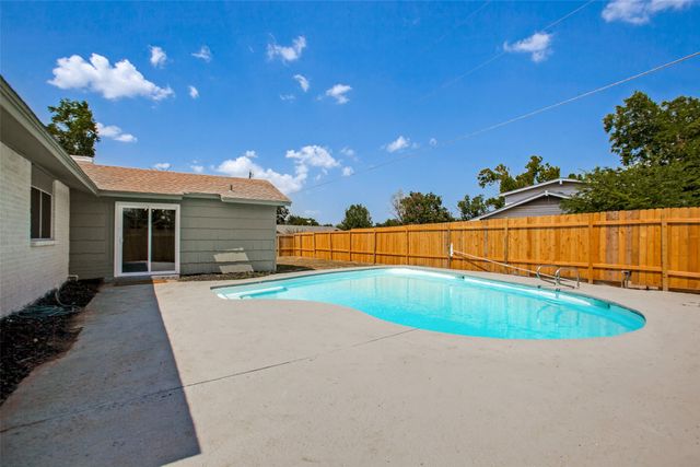 226 N Forest Crest Drive, Garland, TX 75042