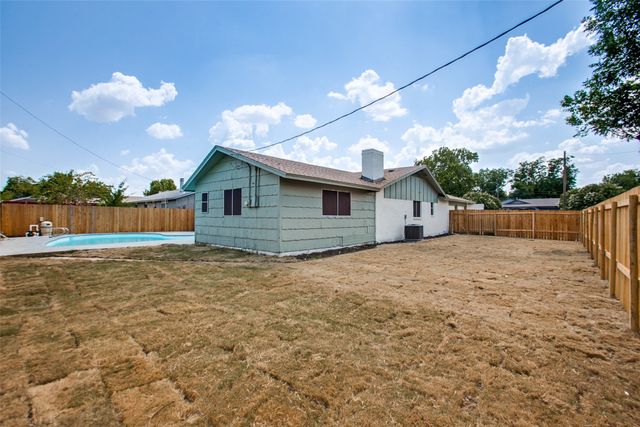 226 N Forest Crest Drive, Garland, TX 75042