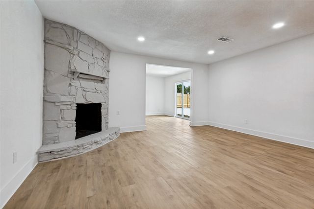 226 N Forest Crest Drive, Garland, TX 75042