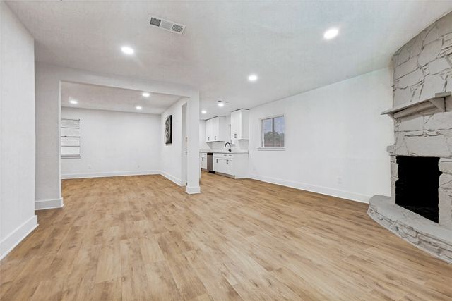 226 N Forest Crest Drive, Garland, TX 75042