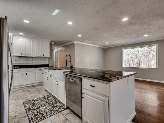 9925 Aztec Drive, Norman, OK 73026