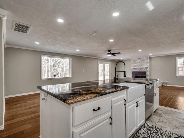 9925 Aztec Drive, Norman, OK 73026
