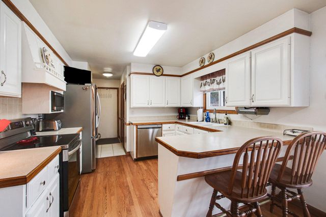 6243 Woodcliff Street, Laketown Twp, MI 49423