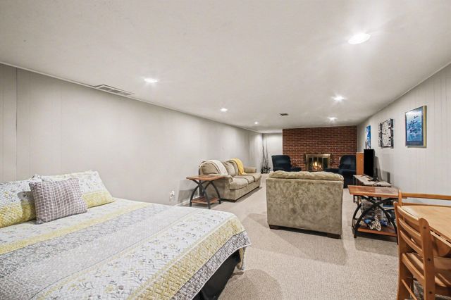 6243 Woodcliff Street, Laketown Twp, MI 49423