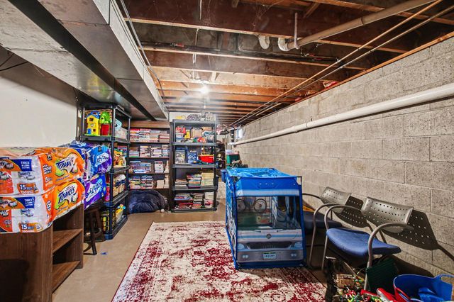 6243 Woodcliff Street, Laketown Twp, MI 49423