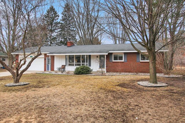 6243 Woodcliff Street, Laketown Twp, MI 49423