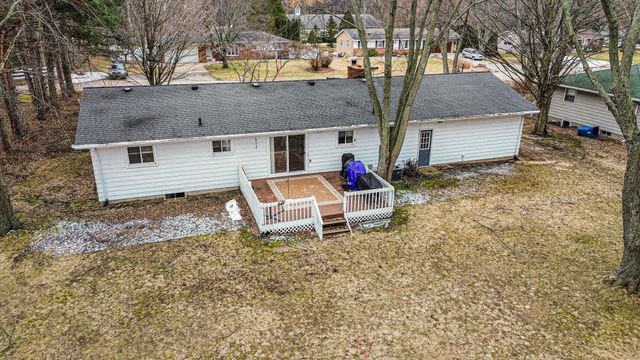 6243 Woodcliff Street, Laketown Twp, MI 49423