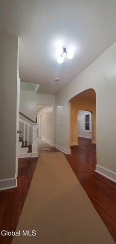 33 Glenwood Road, Menands, NY 12204