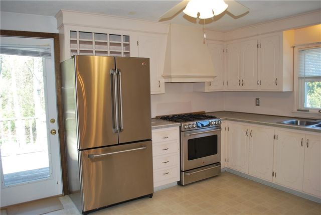 3 Carriage Way, North Providence, RI 02904