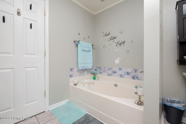 12503 Northolt Ct, Louisville, KY 40245