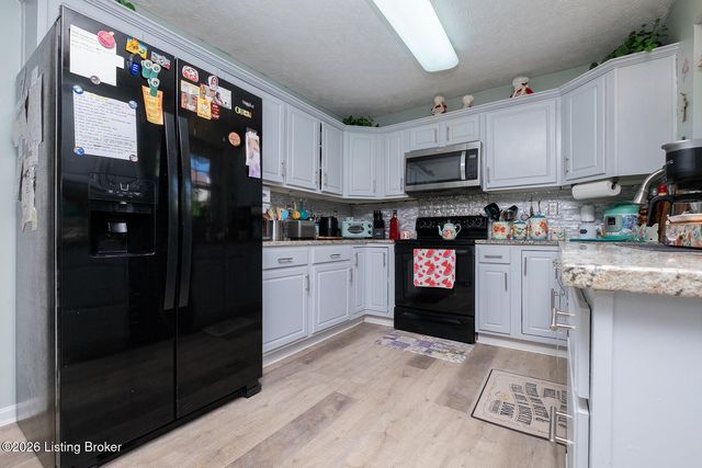 12503 Northolt Ct, Louisville, KY 40245