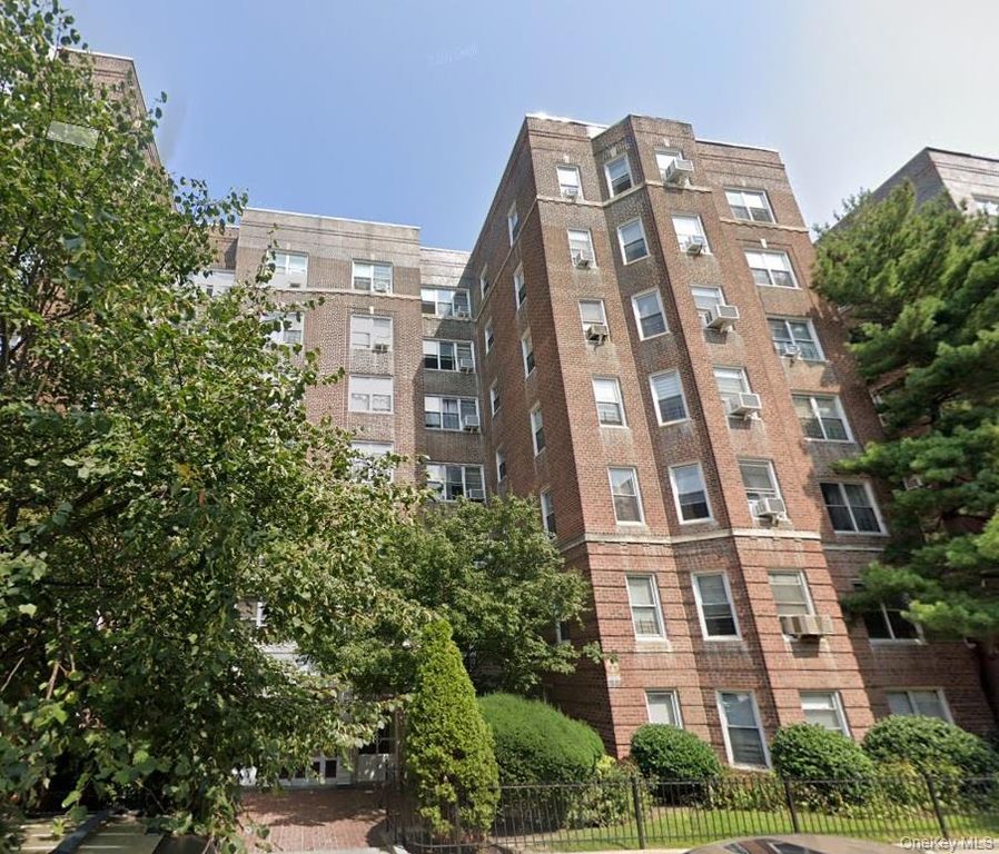 62-64 Saunders Street D2, Rego Park, NY 11374