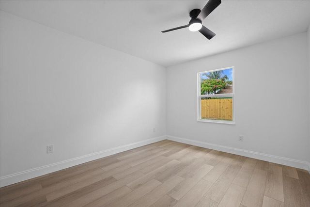 5082 Dalewood Lane, Lake Worth, FL 33467